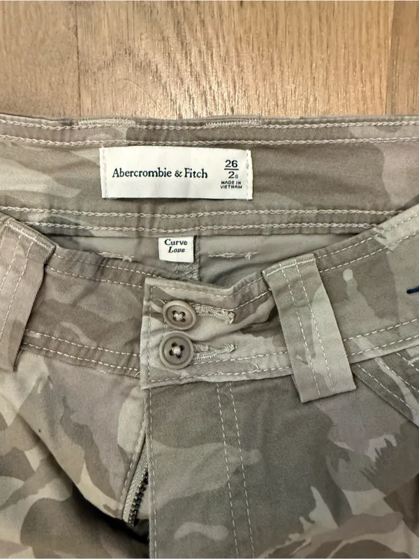 Women’s Abercrombie Cargo Pants in Beige Camo - Lightweight Utility Trousers - Image 3