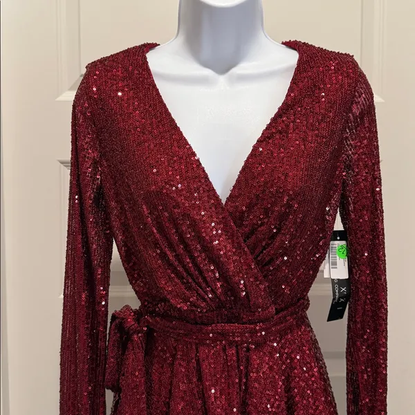 Trixxi Burgundy Sequin Wrap Dress Size 1 NWT Party Holiday‎ Cocktail Glam - Image 3