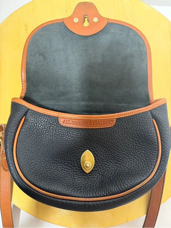 Dooney & Bourke Vtg Black Pebbled All Weather Leather Calvary Saddle Bag Brass - Image 8