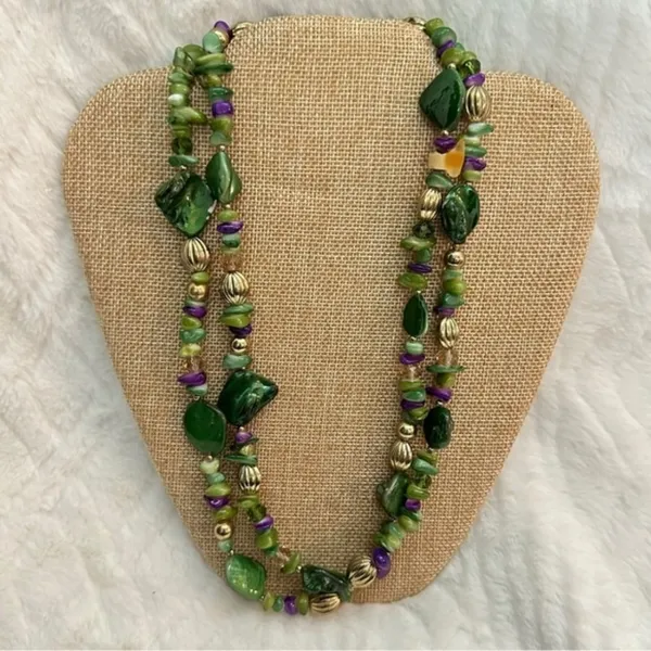 Vintage Single Strand Mixed Purple & Green Beads & Stones Necklace - Image 4