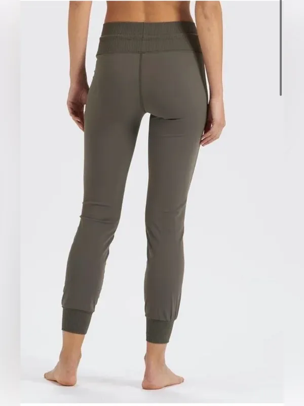 Vuori Daily Jogger Medium In Oregano - Image 3