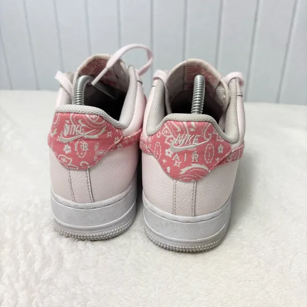 NIKE Air‎ Force 1 Low Pearl Pink Paisley White FD1448-664 Size 10 Women's - Image 3