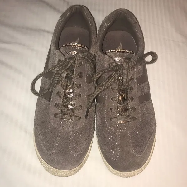 Gola Harrier Taupe with rose gold, mismatched size - Image 2