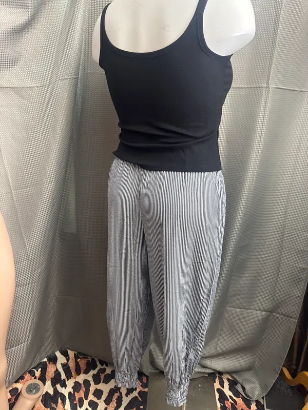 New two piece set Black Size L - Image 4