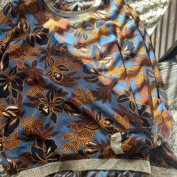 Le Lis‎ medium floral top - Image 3