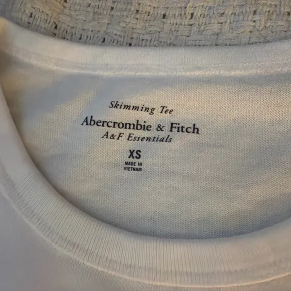 Abercrombie & Fitch White Skimming Tee - Image 3