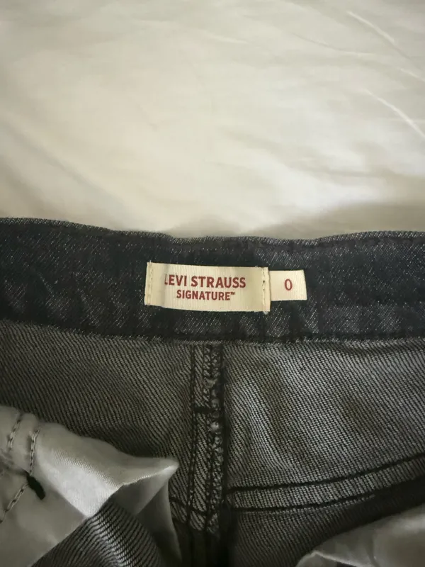 Levi's Black Jean Skirt - Image 4