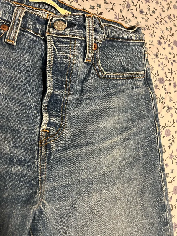 Levi’s Denim Medium Wash Jeans Wedgie Straight - Image 3