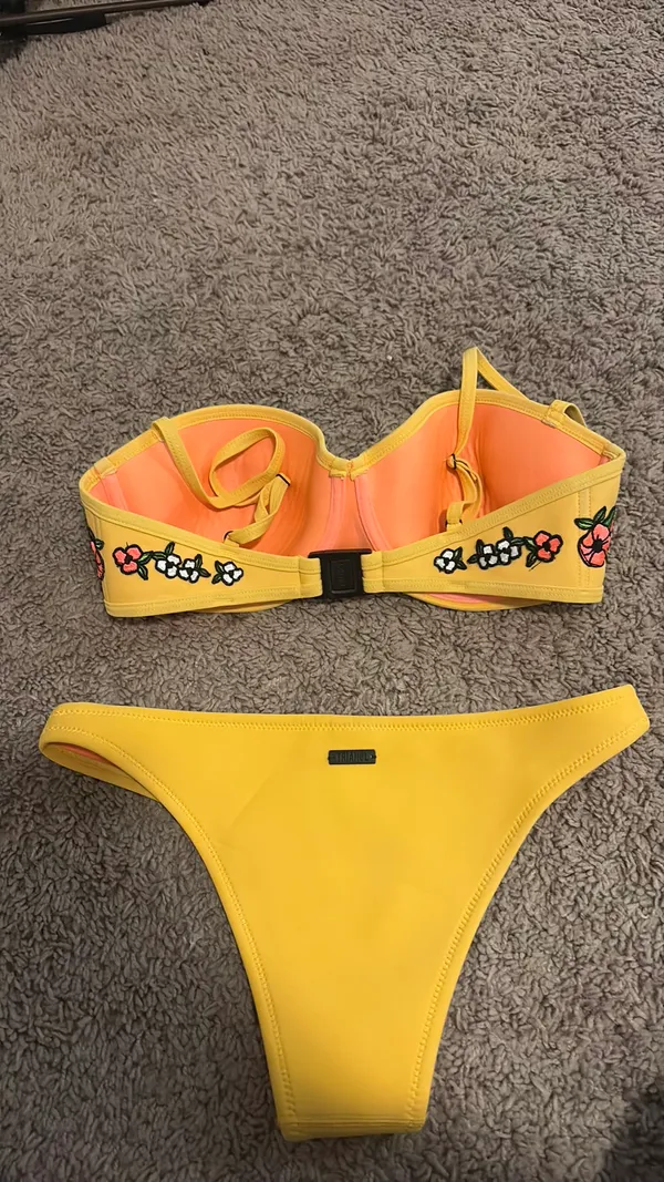 Yellow Triangl Bikini Set - Image 2