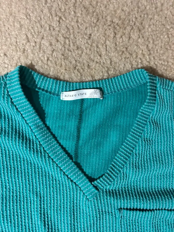 Altar'd State ribbed V-neck pocket tee - Image 3