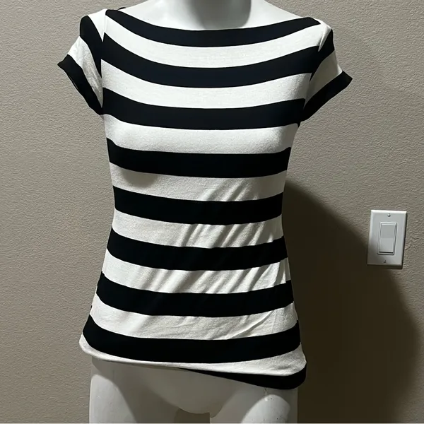 Bailey 44 stretchy black and white short sleeve tshirt blouse - Image 2