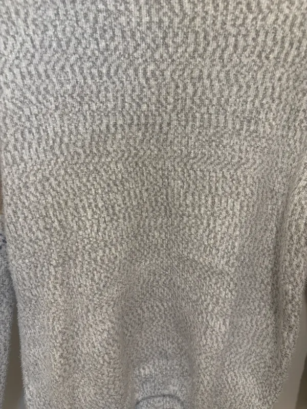 Gray and tan bear sweater Size M - Image 4