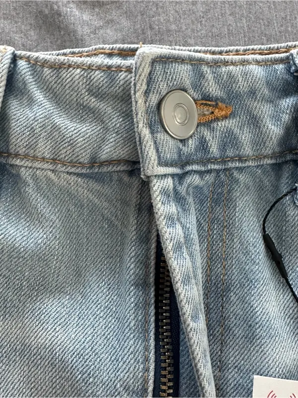 Zara Distressed Light Wash Denim Mini Skirt Size XS 24 NWT Raw Hem - Image 5