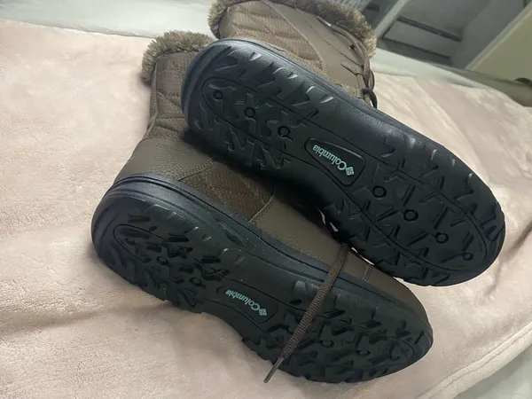 Columbia Women's Boots Size 10 - Image 6