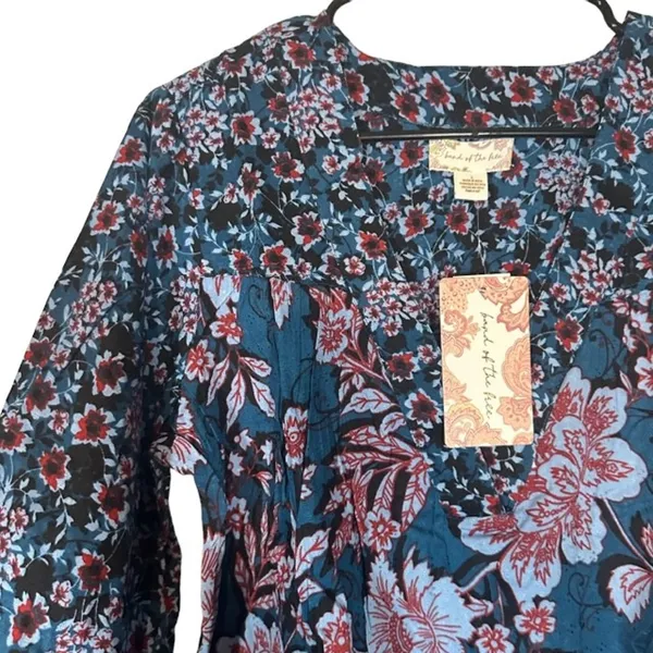 Band of The Free Josie Sapphire Blue Floral V-Neck Long Sleeve Blouse Women Sz L - Image 6