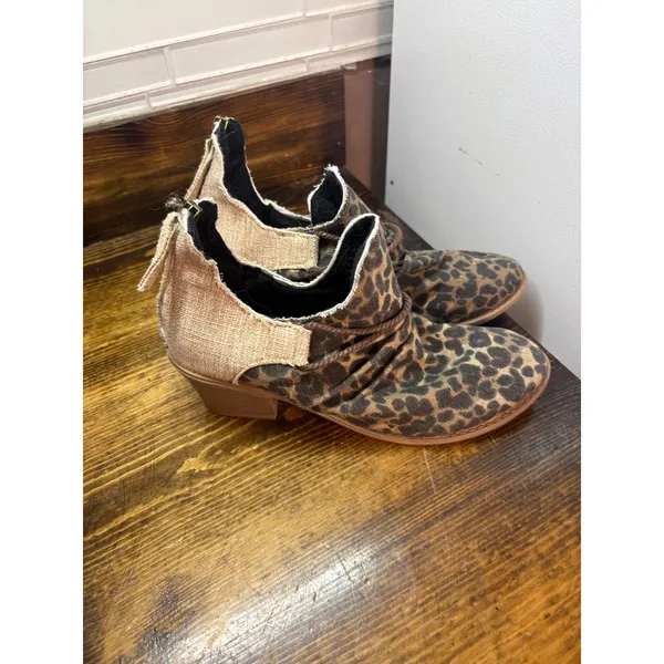 Leopard Print Ankle Boots Size‎ 39 (Size 8.5) - Image 2