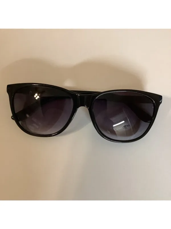 Lucky Brand Los Feliz Black Sunglasses Gradient Smoke Lens 58-16-140 Cat 3, Used - Image 4