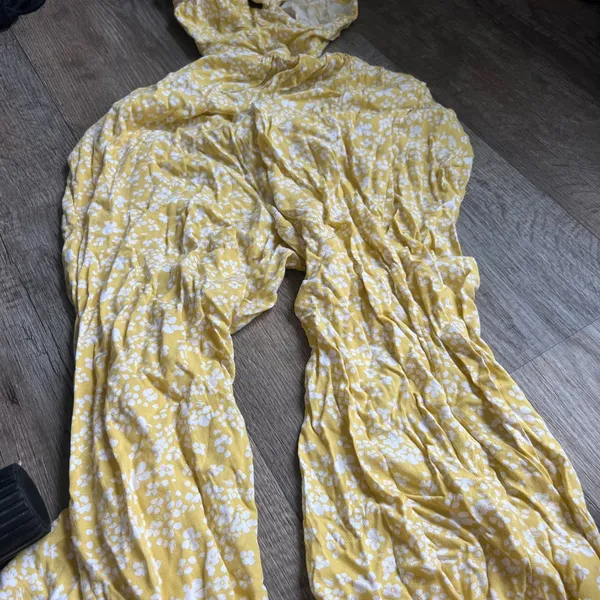 Aerie Yellow White Floral Print Smocked Cutout‎ Wide Leg Cropped Jumpsuit S - Image 10