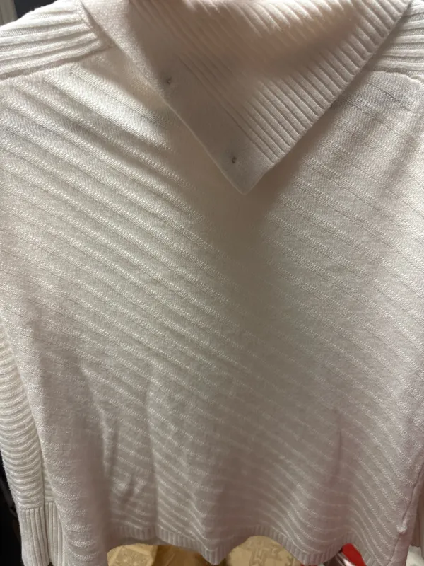 Liz Claiborne Sweater - Image 3