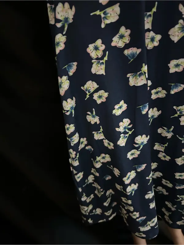 MS Basic Women's Navy & White Floral Wrap Dress LG - Image 6