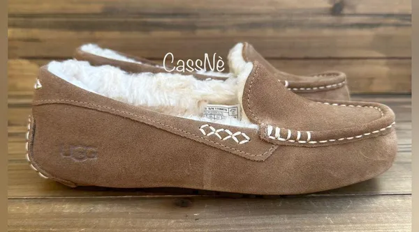 UGG Women’s Ansley Slipper Sz 6 - Image 2