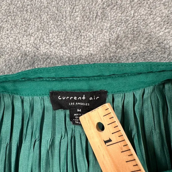 Current Air Pleated Sleeveless Blouse Women's Medium Green Satin V-Neck Flowy - Image 3