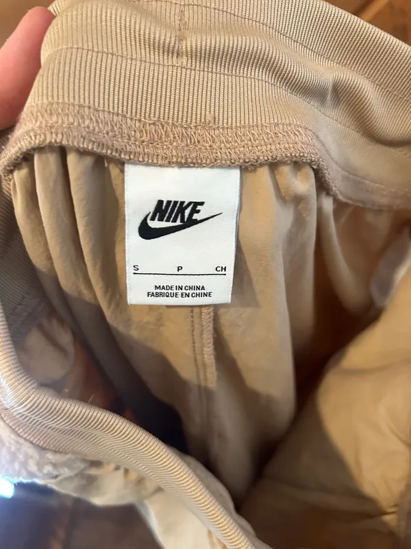 Nike Sportswear Essential Woven Faux Fur High-Waisted Curve Joggers in Hemp Tan - Image 7