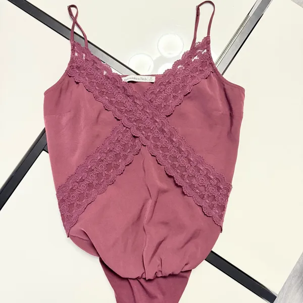 ✨ Abercrombie & Fitch Plum Lace-Trim Cami Bodysuit | Size SP ✨ - Image 8