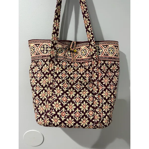 Vera Bradley Retired Medallion Shoulder Tote Burgundy Lunch Bag‎ Wristlet - Image 3