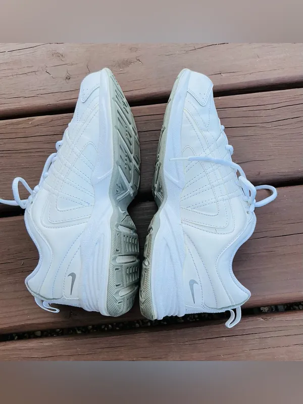 Women’s NIKE athletic sneakers 🌟 - Image 4