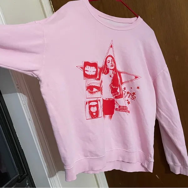 Olivia Rodrigo Guts tour merch pullover Pink Size XL - Image 2