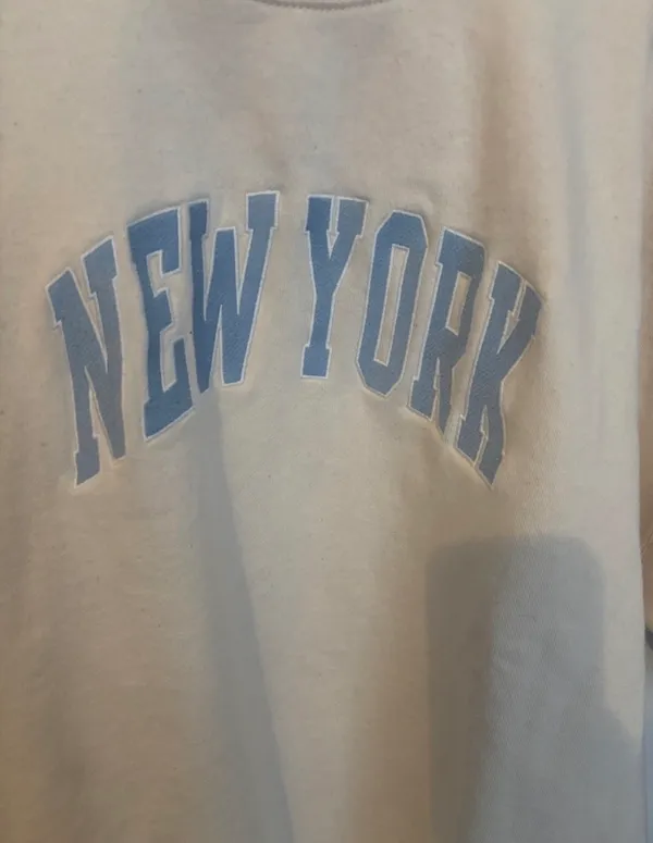 Brandy Melville John Galt New York Crewneck - Image 4
