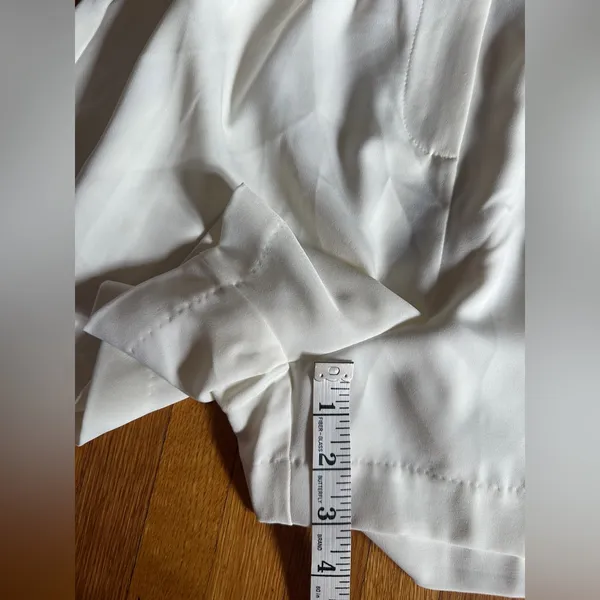 Dolce Cabo White Elastic Waist Buckle Shorts, Size L, NWT - Image 5
