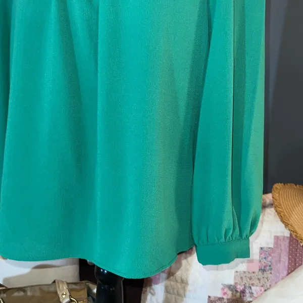 Faith and Joy Size M Emerald Green Blouse - Image 3