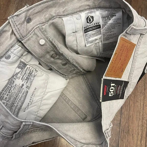 Levi’s Light Gray 501 Cut Off Shorts - Image 5