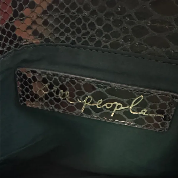 Free People Women's Faux Leather Snakeskin Print Crossbody Bag with Chain Strap. - Image 3