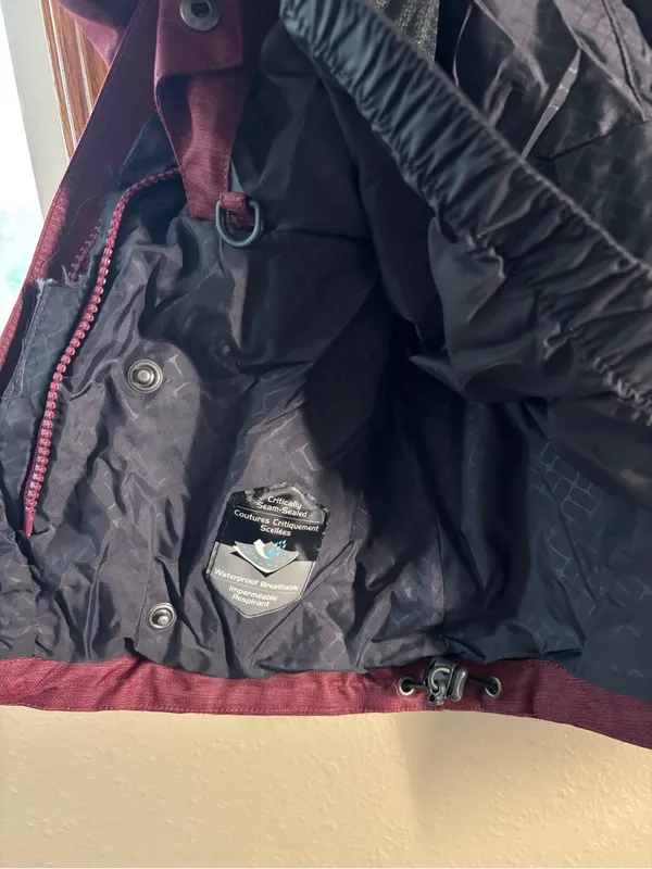 Columbia Rain Jacket in Maroon | Women’s XS, excellent condition - Image 7