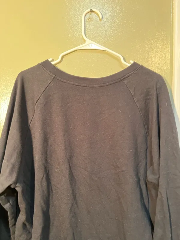 Levi's Women's Size XL Crewneck Sweatshirt Black White Batwing Graphic Classic - Image 6