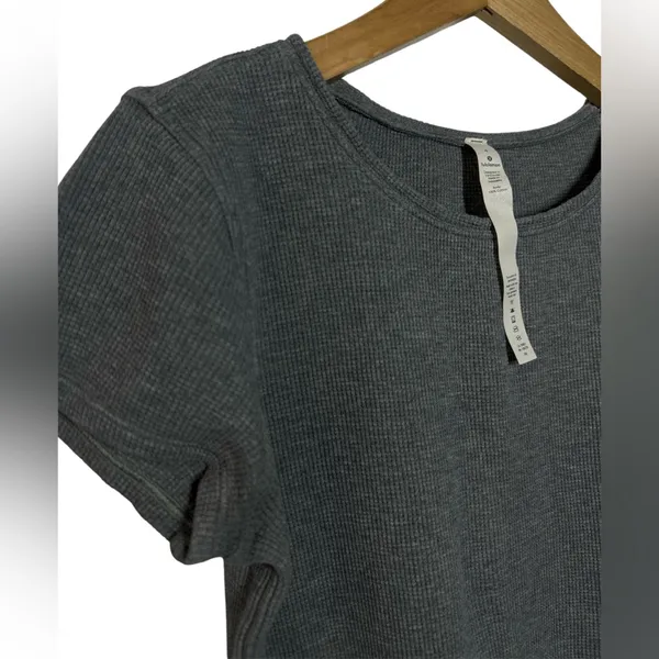 Lululemon Waffle Knit Grey T-shirt - Image 5