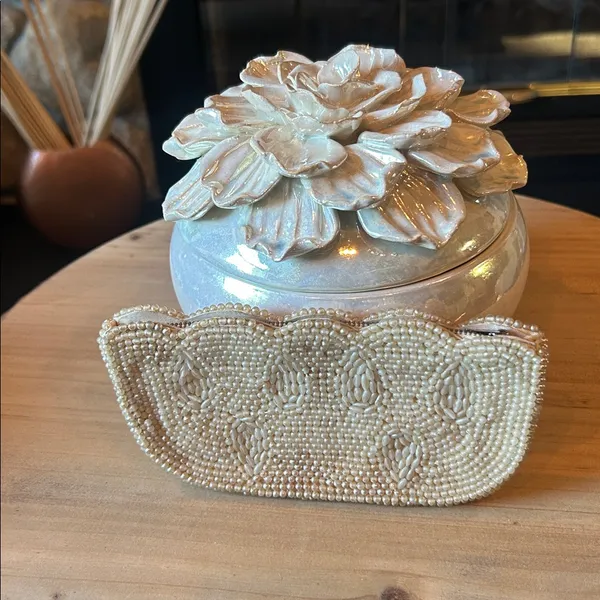 Vintage 1950s Miranda Faux Pearl Mini Clutch - Image 8
