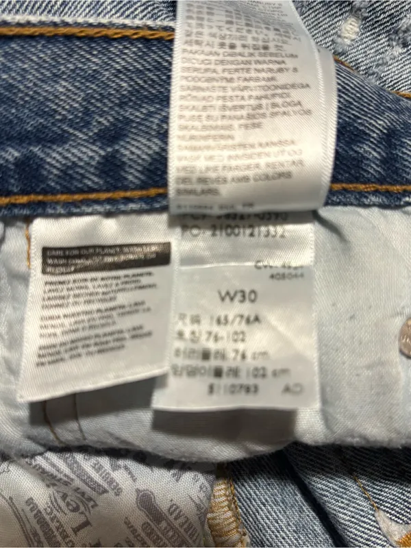LEVI’S 501 size 30 button fly cut-off women’s shorts - Image 9