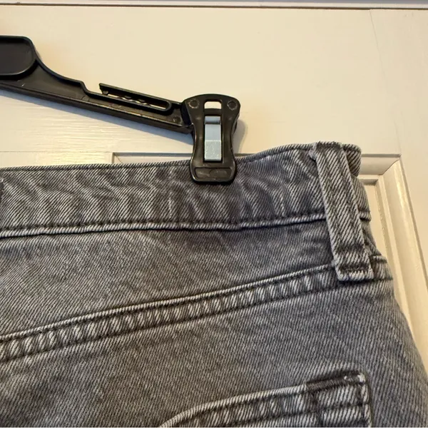 Abercrombie Grey 90s Straight Ultra High Rise Jeans Size 31 or 12 Short - Image 10