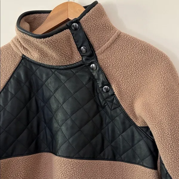 Abercrombie & Fitch Asymmetrical Snap-Up Fleece Faux Leather Pullover Size S - Image 5