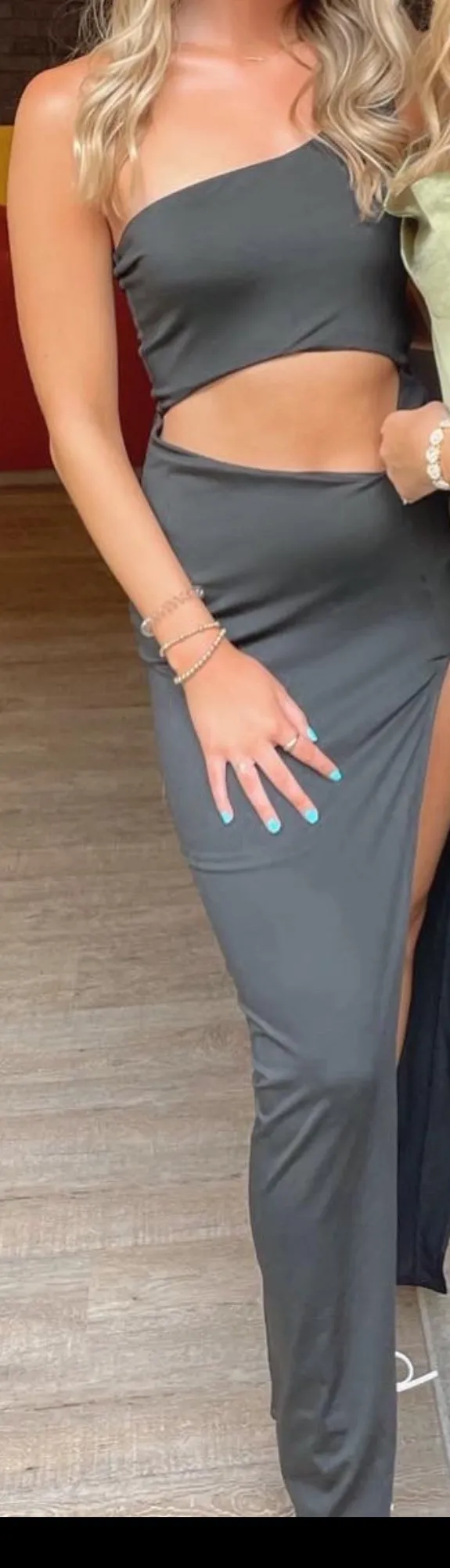 superdown Black  Maxi Dress - Image 2
