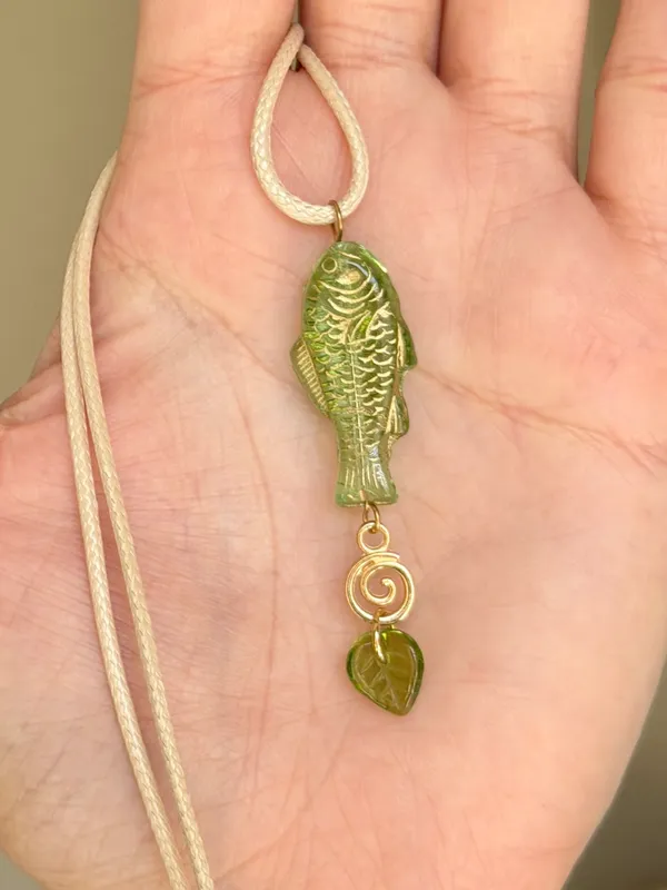Handmade quality Czech glass green fish boho funky necklace🌀🐟💙 - Image 3
