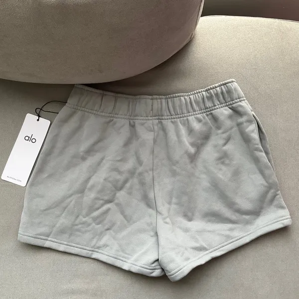 Alo Yoga Accolade Short Lunar Grey XS - Image 4
