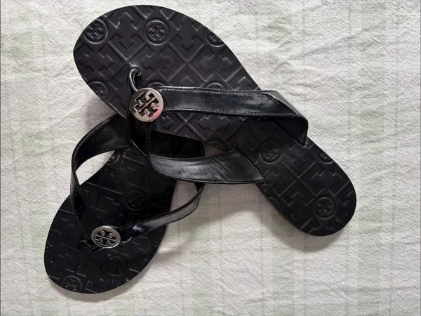 Tory Burch Black Patent Logo Thong Sandals - Image 3