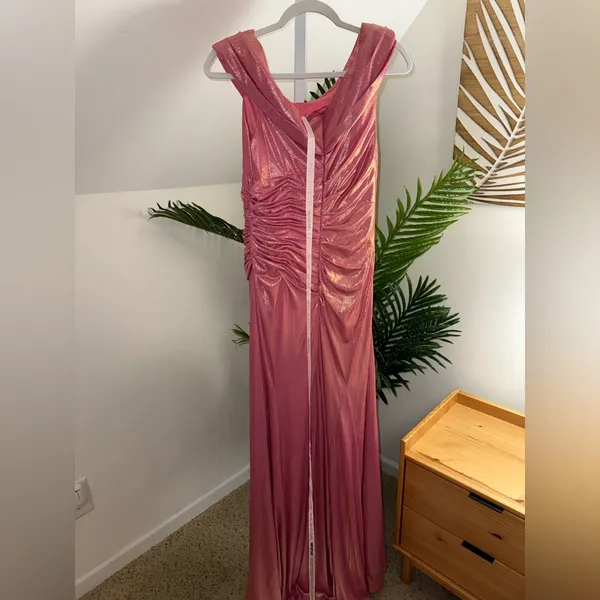 MAC DUGGAL Size 10 Pink 27152 OFF THE SHOULDER RUCHED WAIST‎ SLIT METALLIC GOWN - Image 5