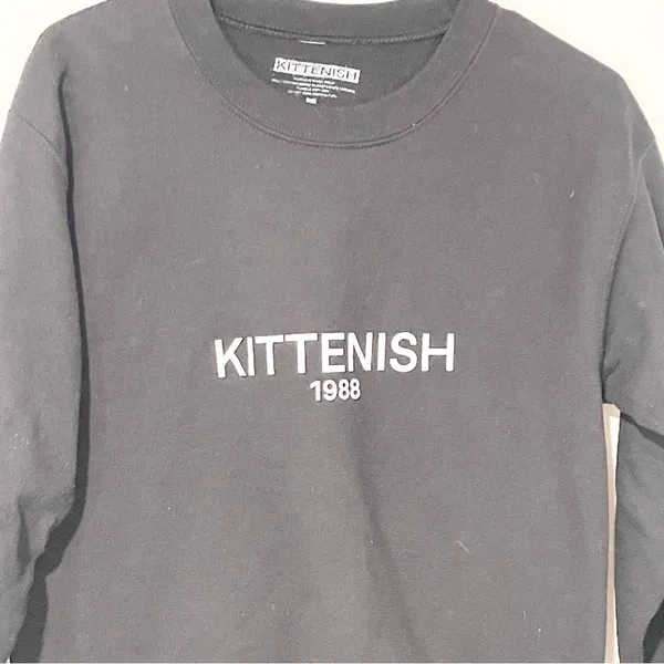 Kittenish Size‎ Small Black Spellout Crewneck Pullover Sweatshirt - Image 2