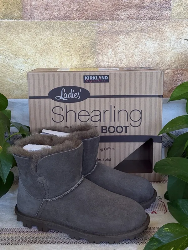 NEW Kirkland Signature Women’s Shearling Fur Grey Winter Short Boots, Size 6 - Image 2